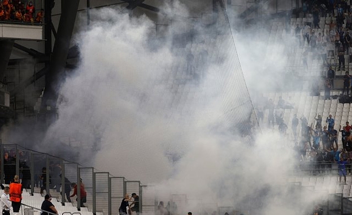 Maç öncesi stat karıştı: Fransız polisi Galatasaraylı taraftarlara müdahale etti