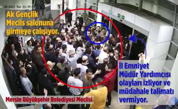 AKP'liler belediyeyi bastı