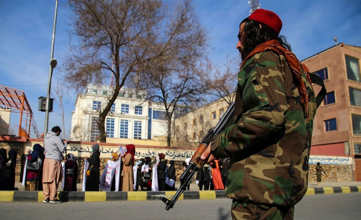 Afgan öğretmenler korku içinde: Taliban'dan saklanıyorlar