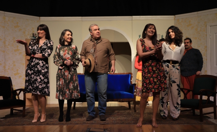 Çamlıca’nın Üç Gülü tiyatro oyunu, Kartal’da tiyatroseverler ile buluştu