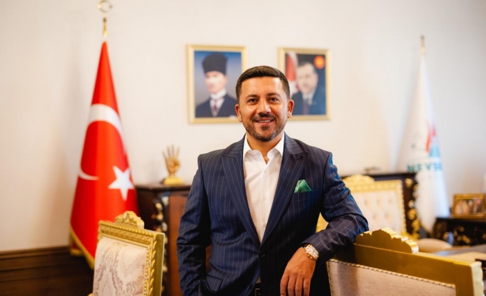 İmamoğlu'nu destekleyen sanatçılara sahne vermeyeceğini ilan etmişti: AKP'den istifa etti