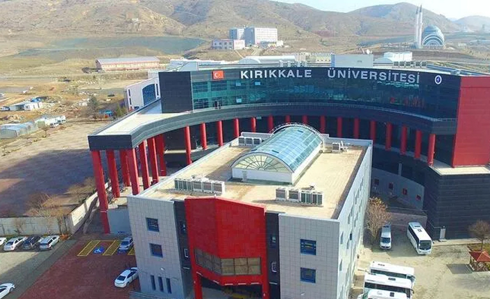 Kırıkkale Üniversitesinde tacizci profesör skandalı! İğrenç mesajlar ifşa oldu
