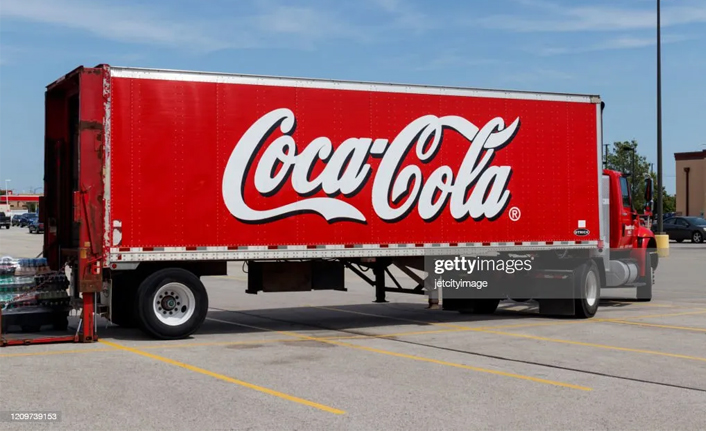 Coca-Cola da kararını verdi: Durumu değerlendirmeye devam edeceğiz