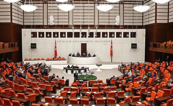 AKP'den 12 maddelik yeni yasa teklifi