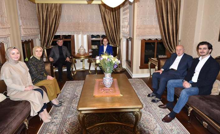 Davutoğlu ailesinden Meral Akşener'e bayram ziyareti
