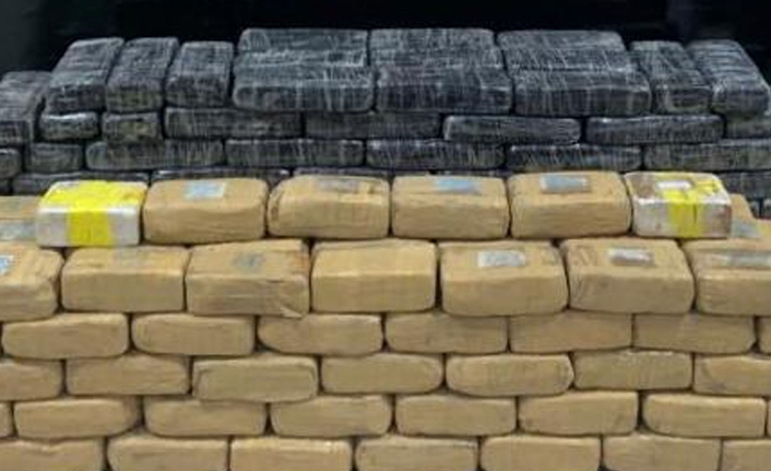Diyarbakır Adliyesi'nin adli emanet deposundaki 150 kilo 783 gram saf eroini gizlice sattılar