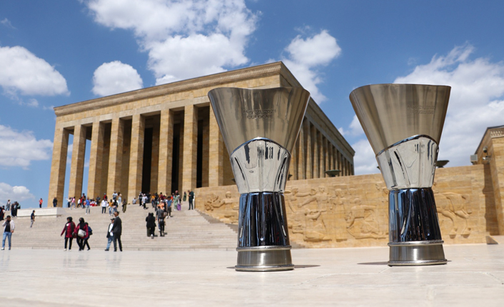 Fatih Altaylı’dan Abdullah Gül’e gönderme: Euroleague Kupası Anıtkabir’e Gül’den fazla gitti