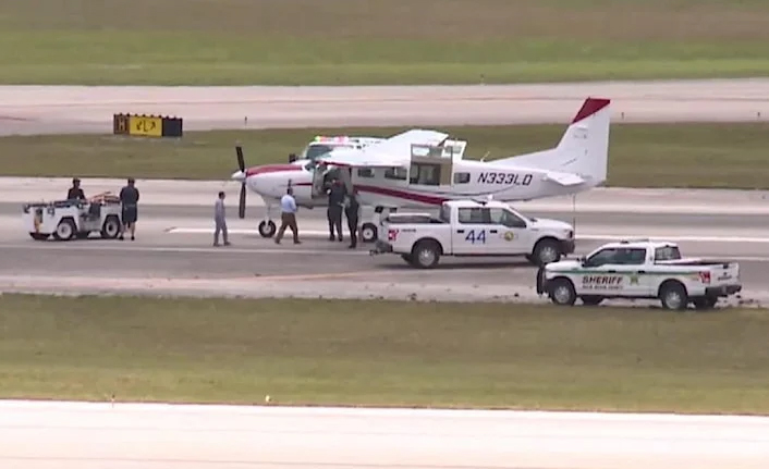 Havada panik: Pilot hastalandı, yerine yolcu geçti!