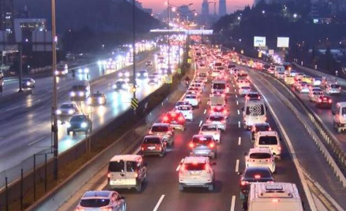 İstanbul’da trafik yoğunluğu yeniden arttı: Yüzde 65
