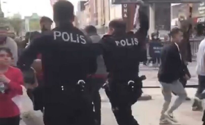 Kot pantolon kavgası kent meydanına kadar taştı: Polis güçlükle müdahale etti