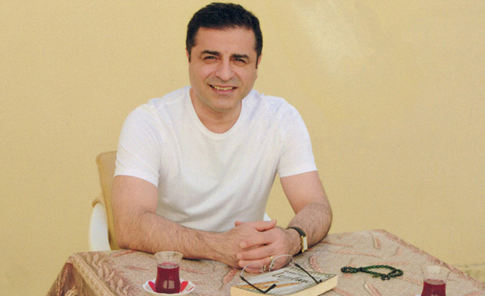 Selahattin Demirtaş'tan sanatçı, gazeteci ve aydınlara çağrı mektubu