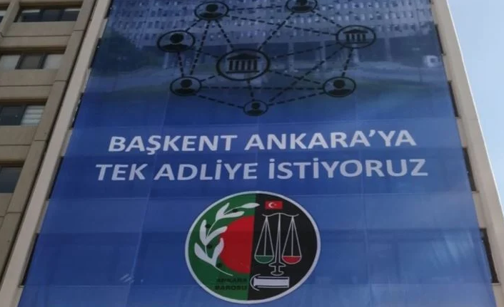 Ankara Barosu, binasına dev bir pankart astı