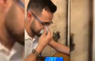 Türkiye’yi ziyaret eden Arap turistler, Türk Lirası ile burnunu sildi